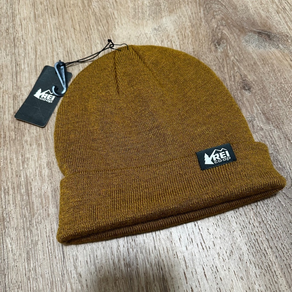 REI Co-op | NEW Lightweight Logo Rustic Gold Heather Knit Cuffed Beanie Hat